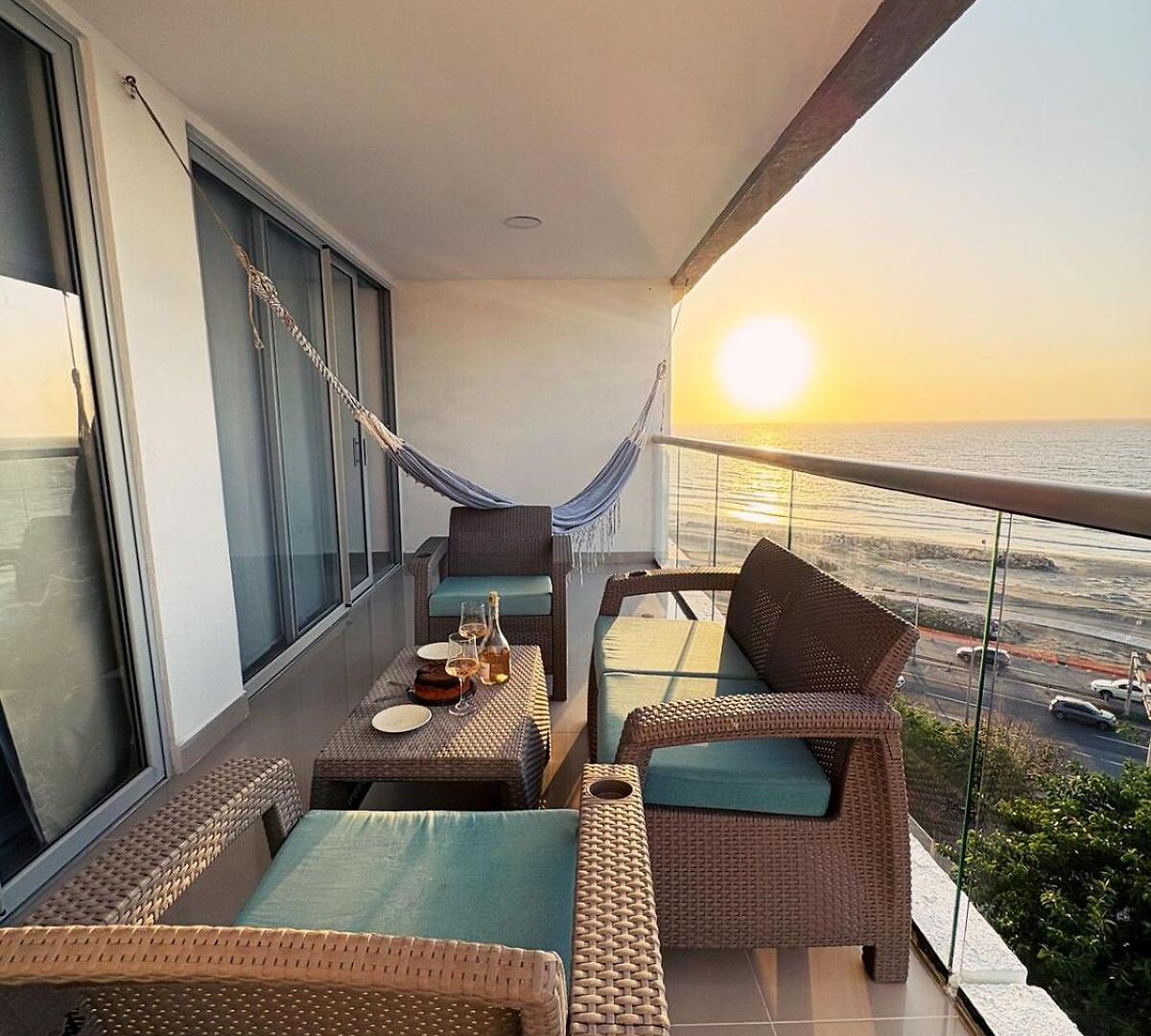 Despierta Frente Al Mar Con Playa Y Piscina En Apartamento