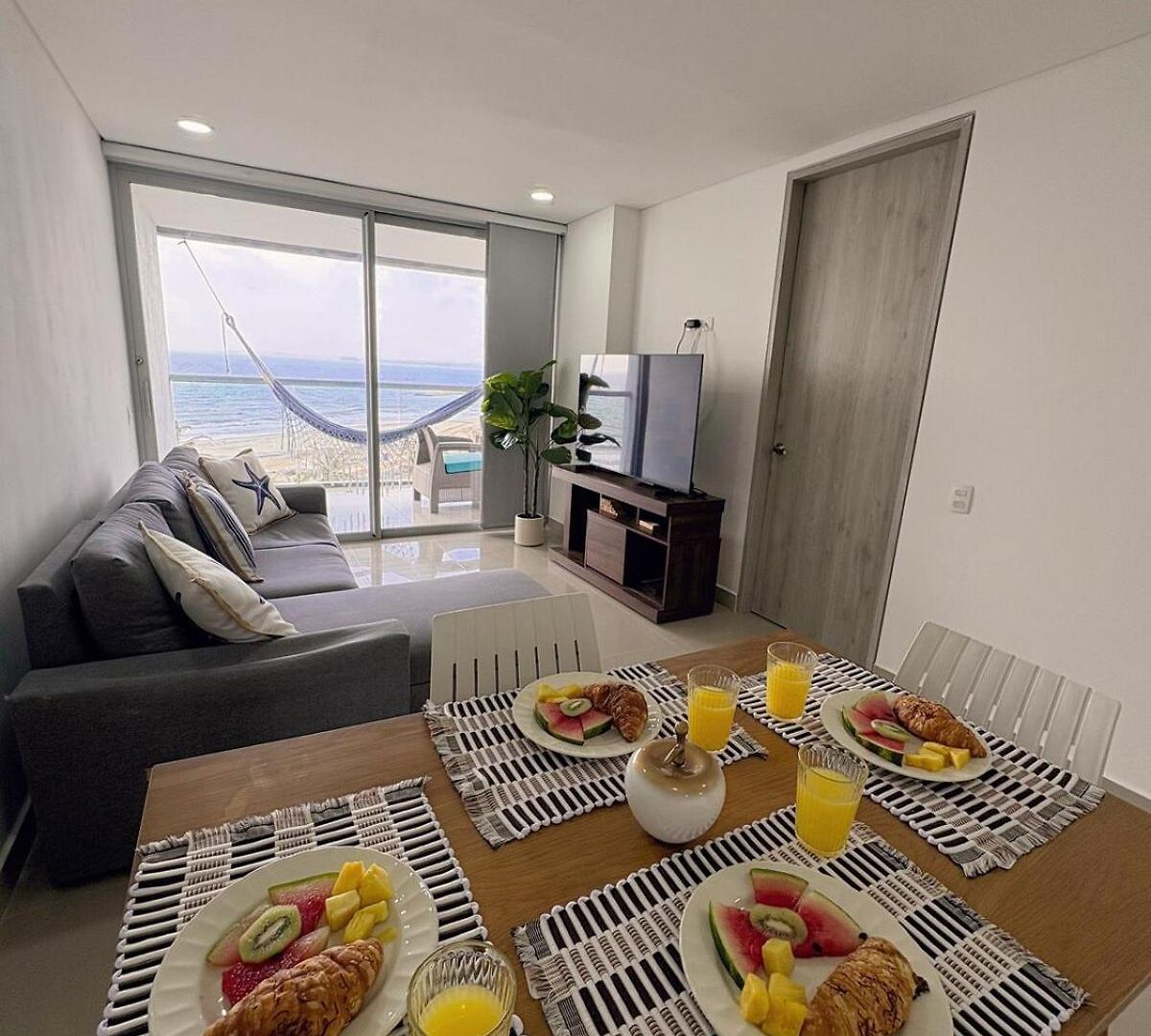 Despierta Frente Al Mar Con Playa Y Piscina En Apartamento Cartagena