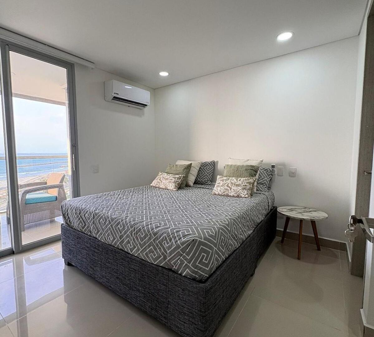 Despierta Frente Al Mar Con Playa Y Piscina En Apartamento Cartagena