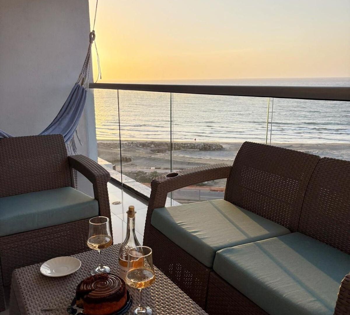 Despierta Frente Al Mar Con Playa Y Piscina En Apartamento Cartagena