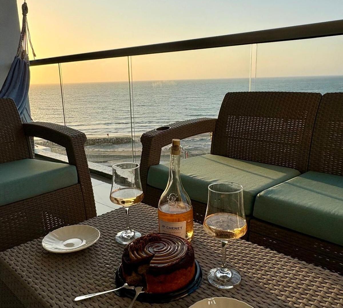 Despierta Frente Al Mar Con Playa Y Piscina En Apartamento