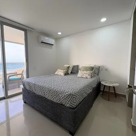 Despierta Frente Al Mar Con Playa Y Piscina En Apartamento Cartagena
