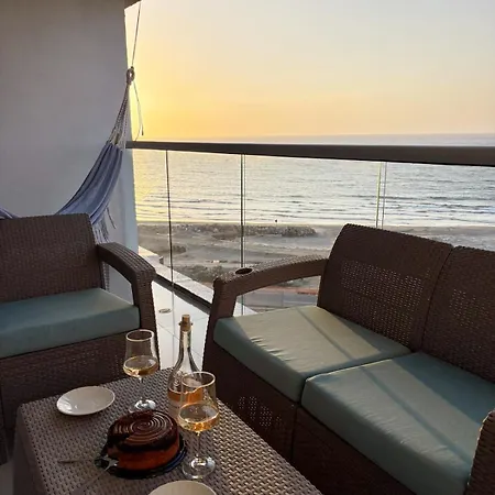 Despierta Frente Al Mar Con Playa Y Piscina En Apartamento Cartagena