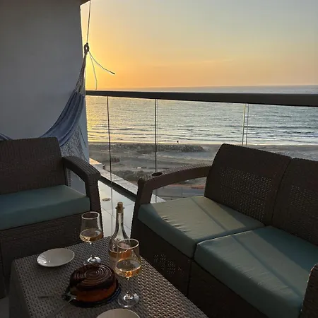 Despierta Frente Al Mar Con Playa Y Piscina En Apartamento Cartagena